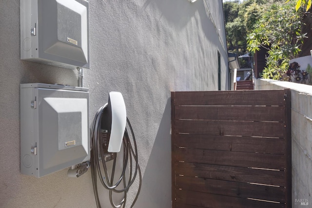 55 Durham Rd, San Anselmo, CA 94960 - exterior view of stucco siding
