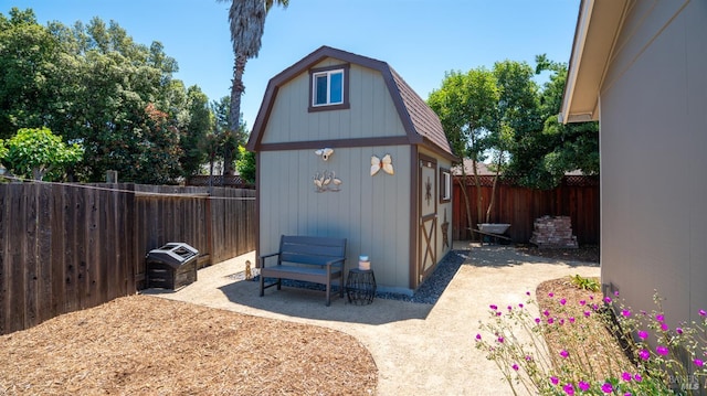 1523 Bruce Ct, Santa Rosa, CA 95401 - view of outbuilding featuring a fenced backyard