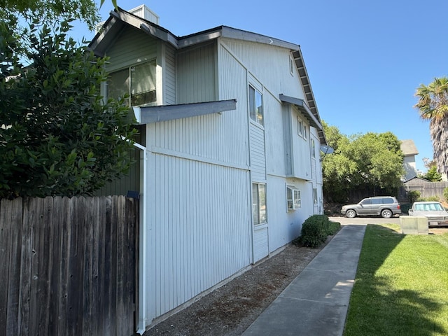 561 Samuel Way, Sacramento, CA 95838 - view of side of home