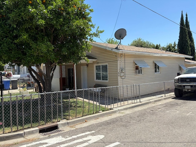 612 Union St, Isleton, CA 95641 - view of front of property featuring a fenced front yard