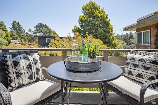 40 Redwood Ave, Corte Madera, CA 94925 - balcony featuring outdoor dining space