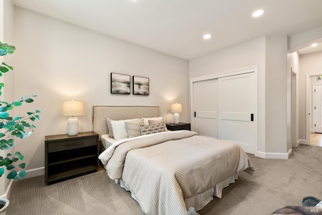943 Appleridge Pl, Fairfield, CA 94534 - bedroom with light carpet, recessed lighting, and a closet