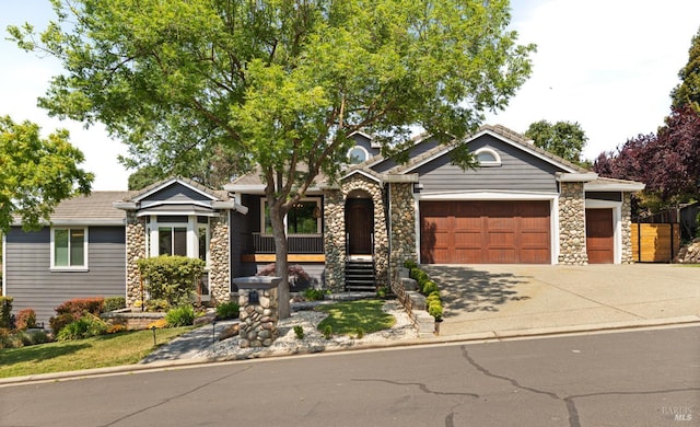 943 Appleridge Pl, Fairfield, CA 94534 - view of front facade with stone siding, a garage, and driveway