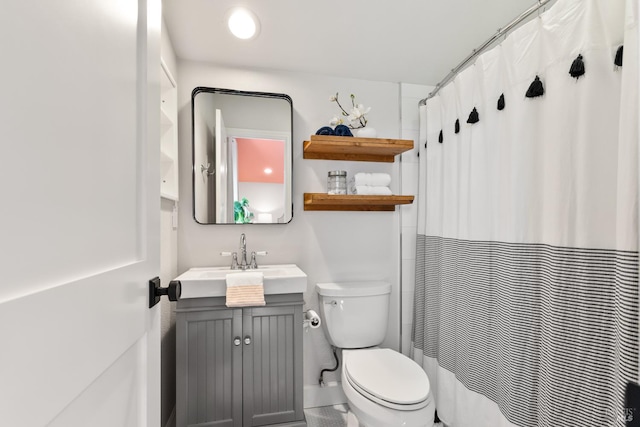 943 Appleridge Pl, Fairfield, CA 94534 - full bathroom with vanity and a shower with shower curtain