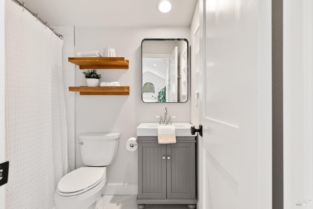 943 Appleridge Pl, Fairfield, CA 94534 - bathroom featuring vanity, tile patterned flooring, and curtained shower