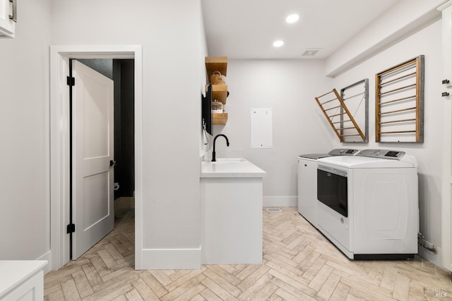 943 Appleridge Pl, Fairfield, CA 94534 - laundry area with washing machine and dryer, recessed lighting, and baseboards