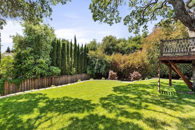 943 Appleridge Pl, Fairfield, CA 94534 - view of yard with a deck