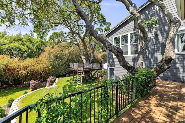 943 Appleridge Pl, Fairfield, CA 94534 - view of side of home featuring a deck and a lawn