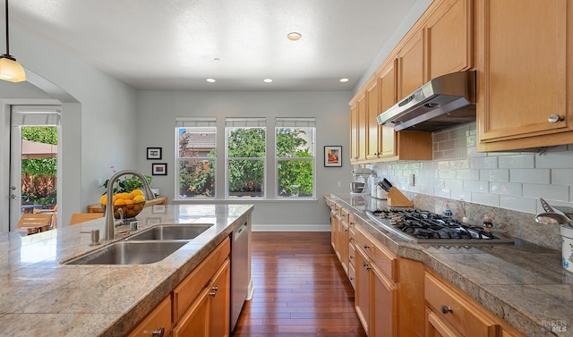 8596 Starr Rd, Windsor, CA 95492 - kitchen with under cabinet range hood, a sink, stainless steel appliances, dark wood-type flooring, and baseboards