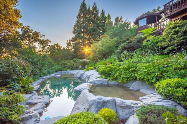 1043 La Quinta Ct, Napa, CA 94559 - swimming pool featuring a small pond
