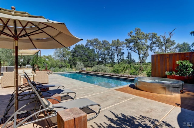 1067 Darms Ln, Napa, CA 94558 - swimming pool featuring an outdoor hot tub and a patio