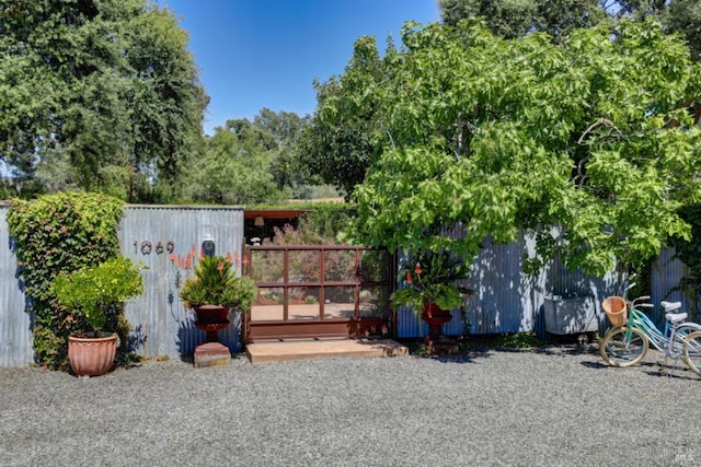 1067 Darms Ln, Napa, CA 94558 - view of yard