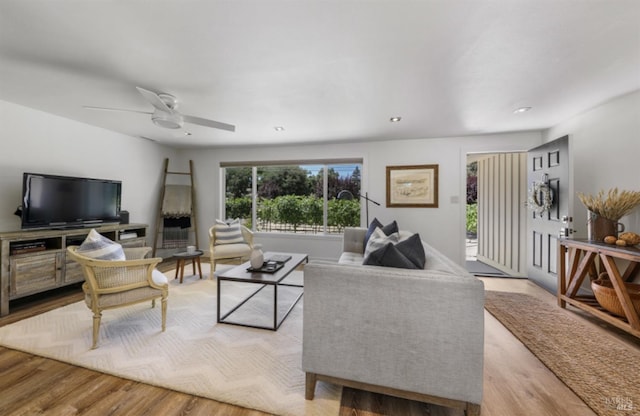1067 Darms Ln, Napa, CA 94558 - living area featuring wood finished floors, a ceiling fan, and recessed lighting