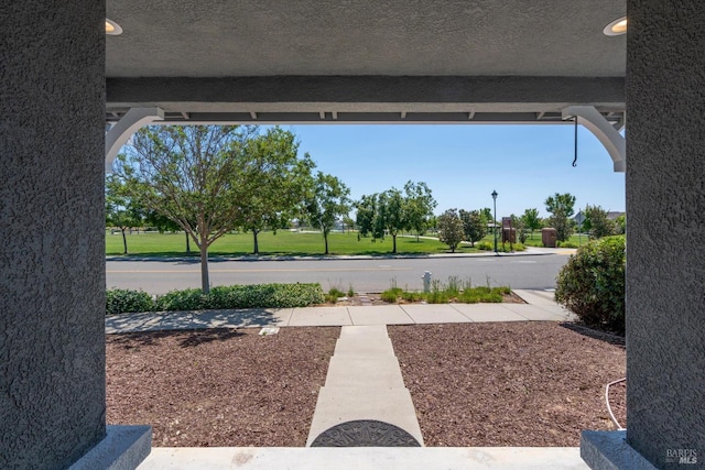 236 Cogburn Way, Vacaville, CA 95687 - view of yard
