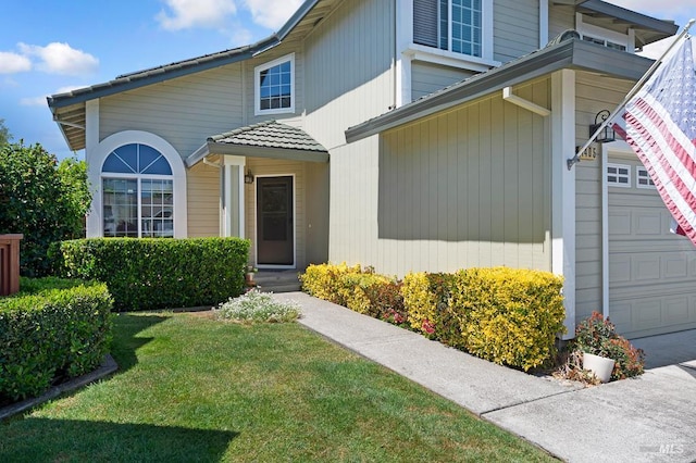 1405 Montana Pl, Rohnert Park, CA 94928 - view of front of property with a garage and a front lawn
