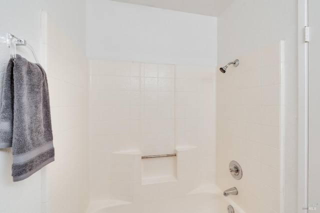 2000 Clearview Cir, Benicia, CA 94510 - full bathroom with washtub / shower combination