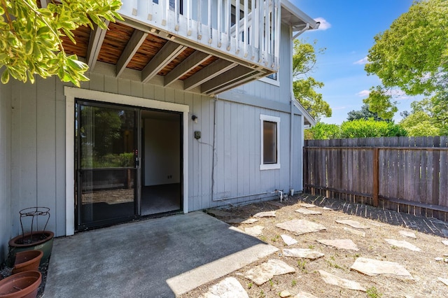 2000 Clearview Cir, Benicia, CA 94510 - view of exterior entry featuring a patio and a balcony