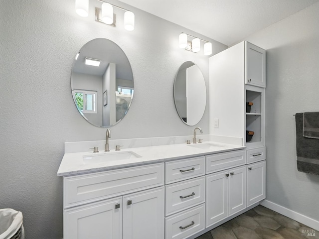 1233 Lincoln St, Fairfield, CA 94533 - full bath featuring double vanity and baseboards
