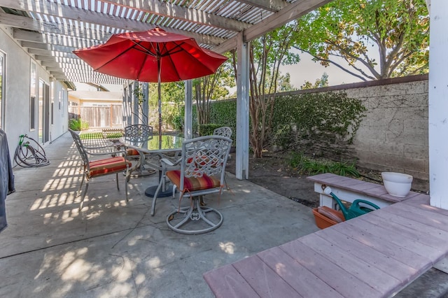 3543 Oak Shores Dr, Stockton, CA 95209 - fenced backyard featuring outdoor dining area, a pergola, and a patio area