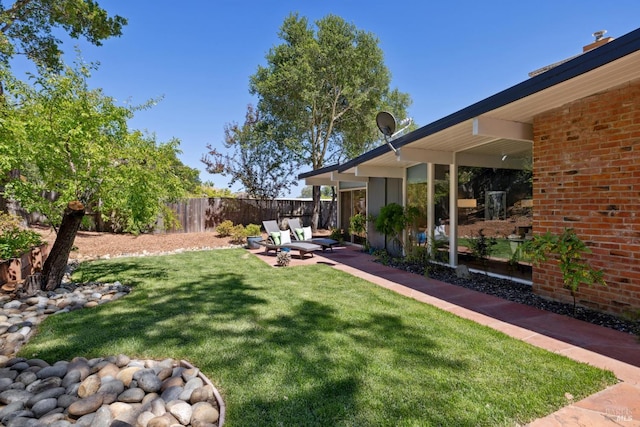 100 De La Guerra Rd, San Rafael, CA 94903 - view of yard featuring a patio