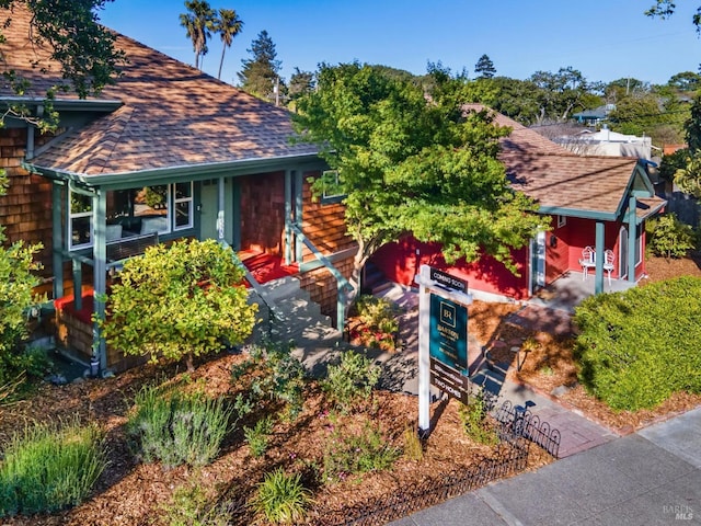 516 Howard St, Petaluma, CA 94952 - view of front facade with roof with shingles