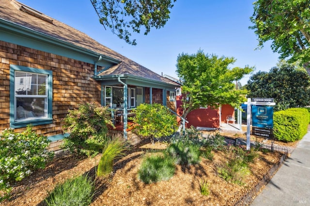 516 Howard St, Petaluma, CA 94952 - view of property exterior with a shingled roof