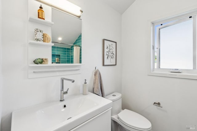 516 Howard St, Petaluma, CA 94952 - bathroom featuring toilet, vanity, and a shower with shower curtain