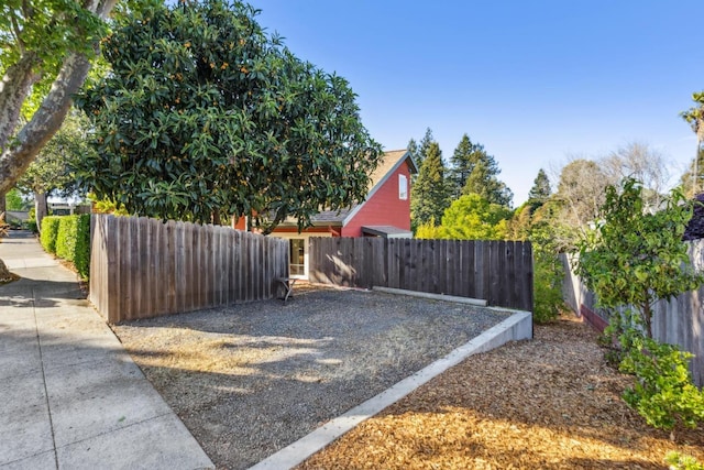 516 Howard St, Petaluma, CA 94952 - view of yard
