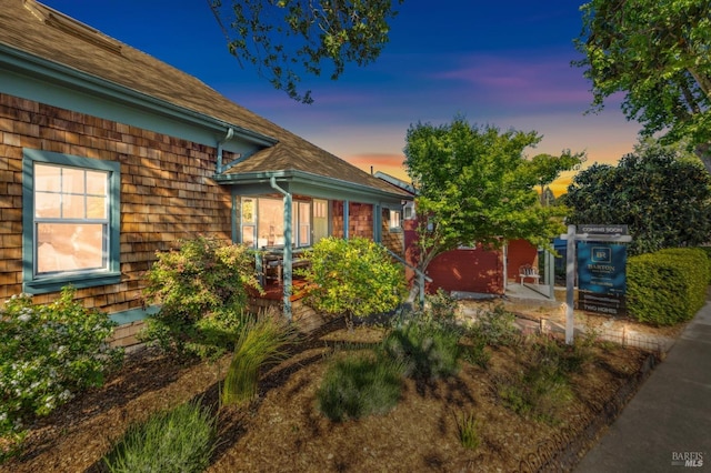 516 Howard St, Petaluma, CA 94952 - view of property exterior at dusk
