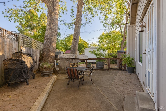 1133 Cielo Cir, Rohnert Park, CA 94928 - fenced backyard featuring outdoor dining space and a patio area