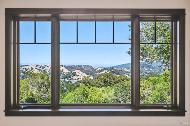 541 Oak Ave, San Anselmo, CA 94960 - detailed view of mountains