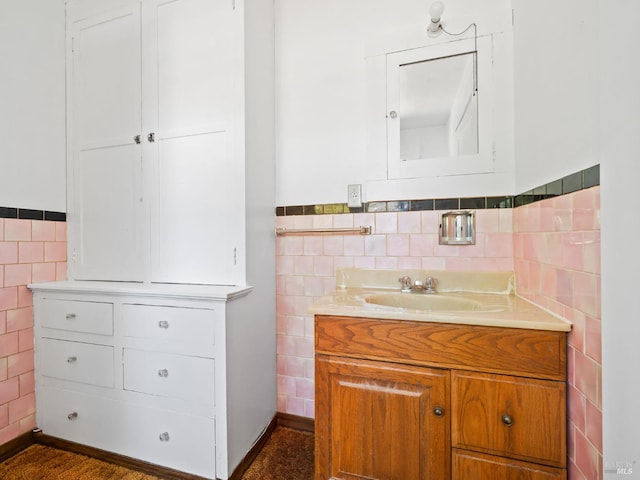442 Piper St, Healdsburg, CA 95448 - bathroom with tile walls, vanity, and a wainscoted wall