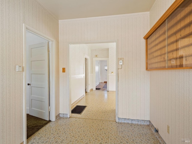 442 Piper St, Healdsburg, CA 95448 - corridor featuring wallpapered walls and baseboards