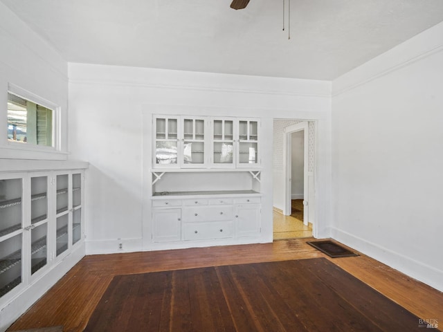 442 Piper St, Healdsburg, CA 95448 - unfurnished room with dark wood-style floors, baseboards, and ceiling fan