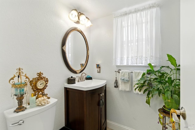 138 Nicole Way, Vallejo, CA 94589 - half bath with vanity and toilet