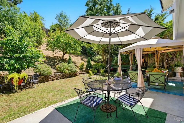 138 Nicole Way, Vallejo, CA 94589 - view of patio featuring a gazebo and outdoor dining space