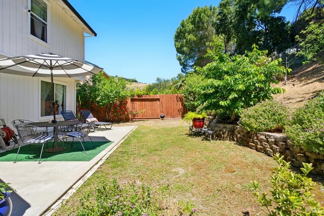 138 Nicole Way, Vallejo, CA 94589 - view of yard with a patio