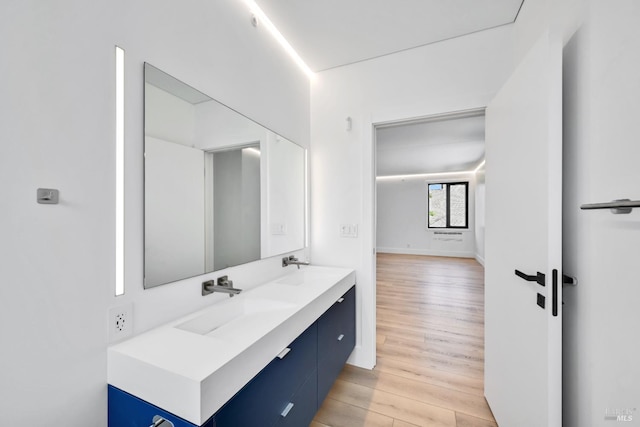 4966 Lakepointe Cir, Santa Rosa, CA 95403 - full bath with double vanity and wood finished floors