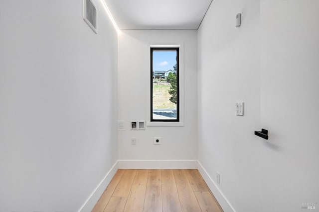 4966 Lakepointe Cir, Santa Rosa, CA 95403 - empty room featuring light wood-style flooring and baseboards