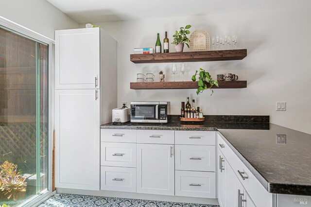 3 Aries Ln, Novato, CA 94947 - indoor dry bar with stainless steel microwave