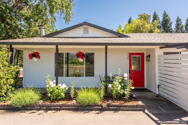 725 Lytton Station Rd, Healdsburg, CA 95448 - view of front facade with a shingled roof