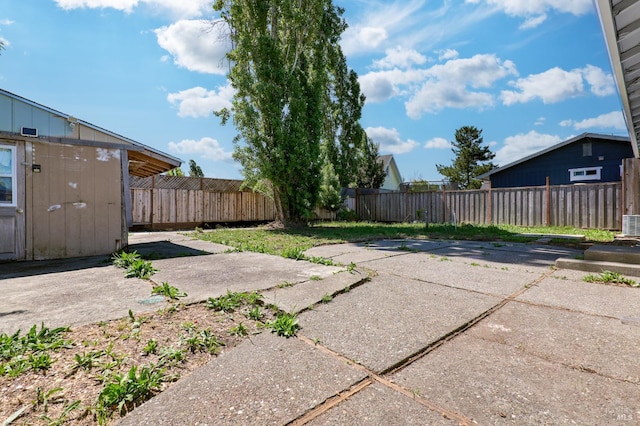 1282 Lindberg Ln, Petaluma, CA 94954 - fenced backyard featuring a patio