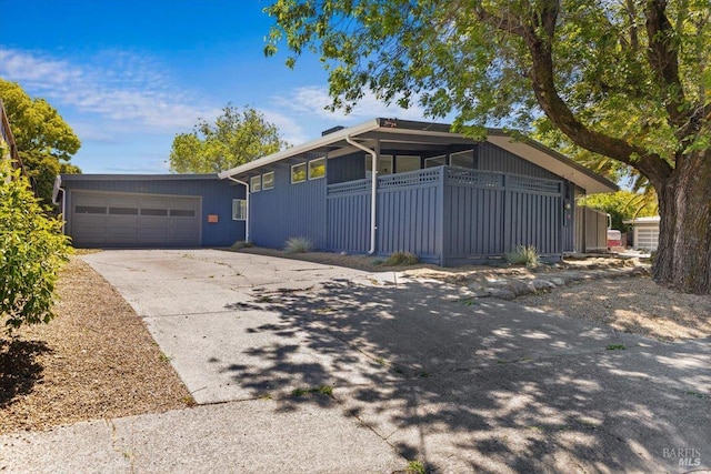 462 Hickory Ln, San Rafael, CA 94903 - view of front of property featuring a garage and driveway