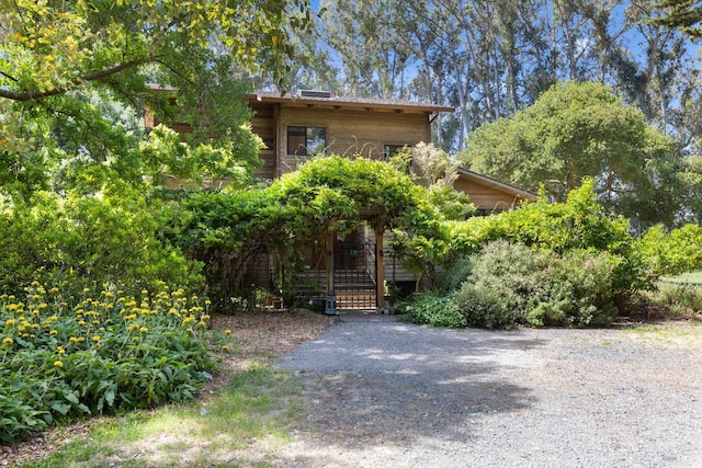 7 Linsdale Ln, Point Reyes Station, CA 94956 - view of front facade featuring stairway