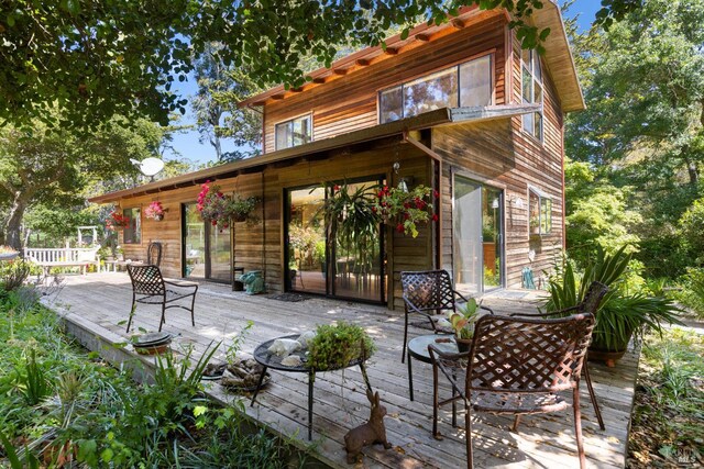 7 Linsdale Ln, Point Reyes Station, CA 94956 - rear view of house with a deck
