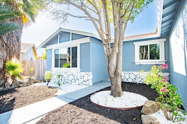 50 Montego Ct, Suisun City, CA 94585 - view of front of property with stucco siding and stone siding