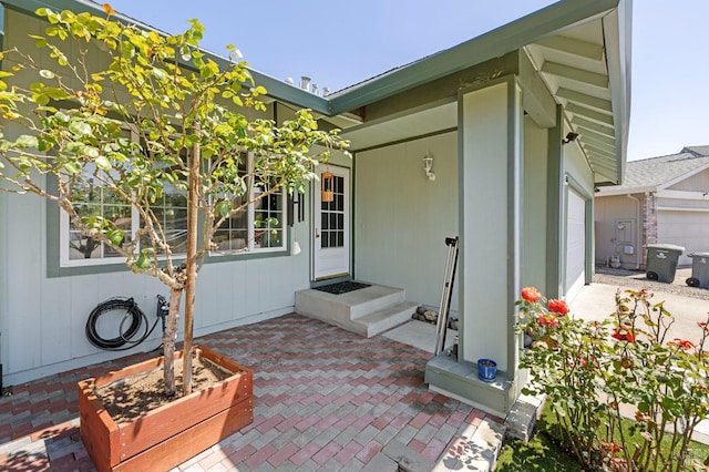 6576 Jade Ct, Rohnert Park, CA 94928 - view of patio / terrace with an attached garage