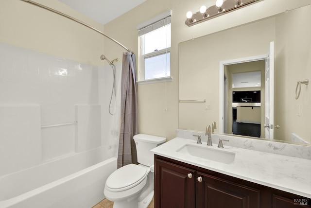 2467 Flatley Cir, Fairfield, CA 94533 - bathroom featuring toilet, vanity, and shower / bath combo with shower curtain
