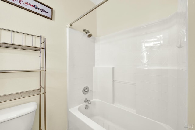 2467 Flatley Cir, Fairfield, CA 94533 - bathroom featuring toilet and washtub / shower combination