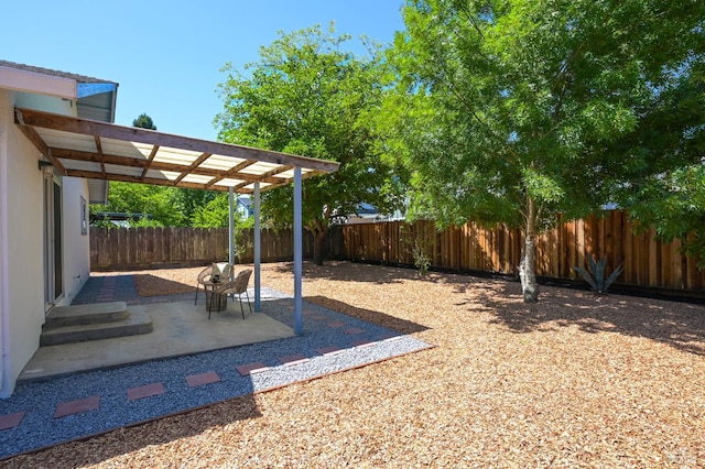 1401 Mcminn Ave, Santa Rosa, CA 95407 - fenced backyard with a patio